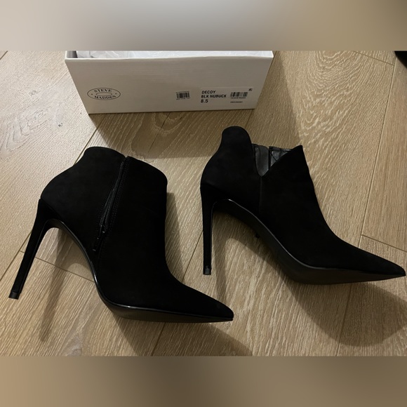 Steve Madden black Decoy Booties! New in Box! - Picture 2 of 5